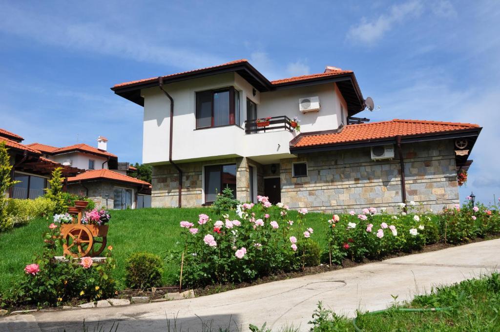 Villa On The Black Sea Pantai Sunny Bagian luar foto