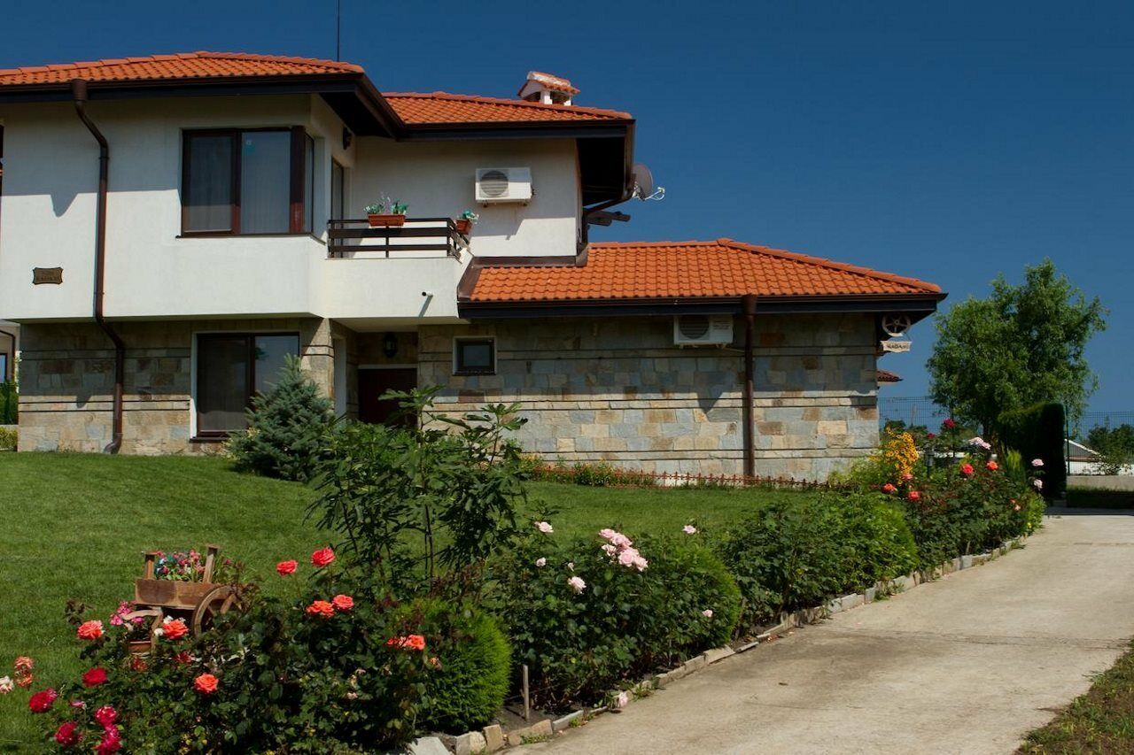 Villa On The Black Sea Pantai Sunny Bagian luar foto